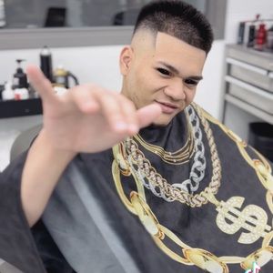 Meet your Posher, Devin